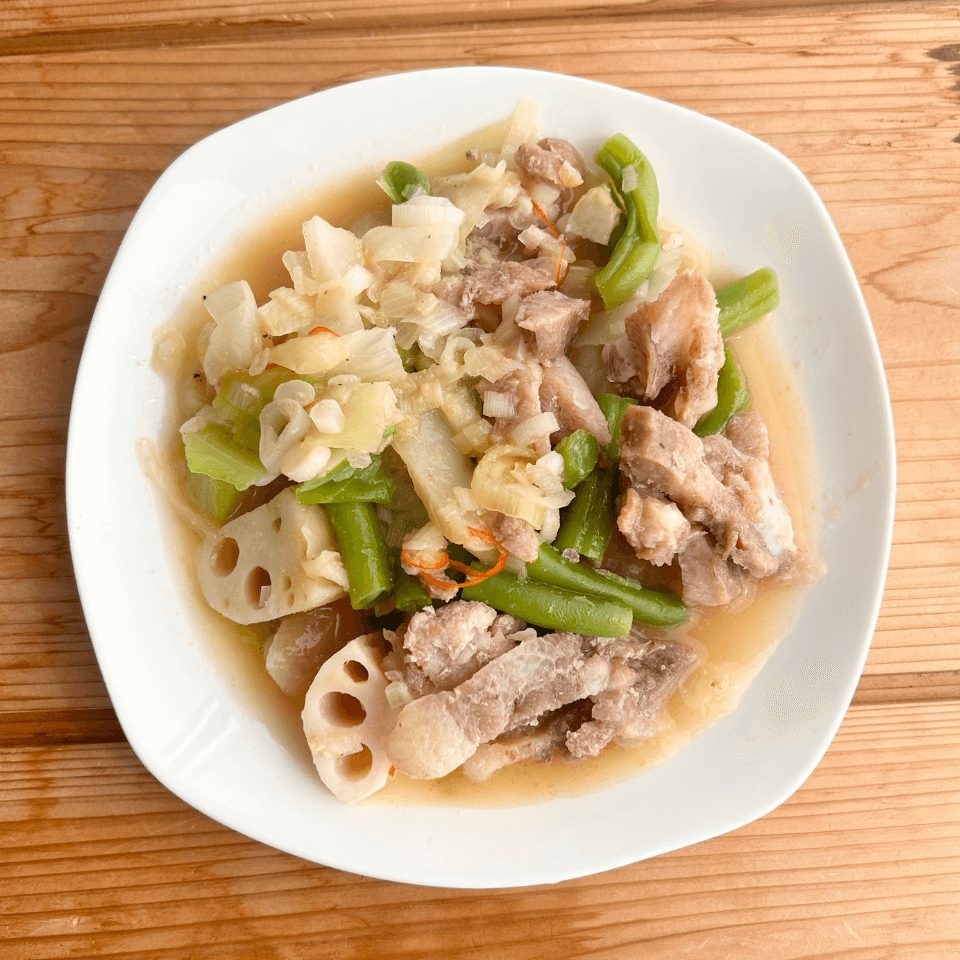 れんこんと豚肩ロースのねぎ塩麹炒め